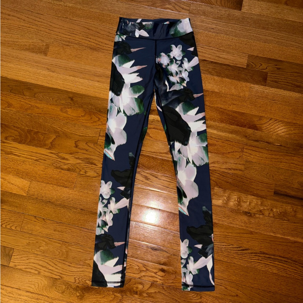The Upside Dark Lily Black Blue Floral Leggings